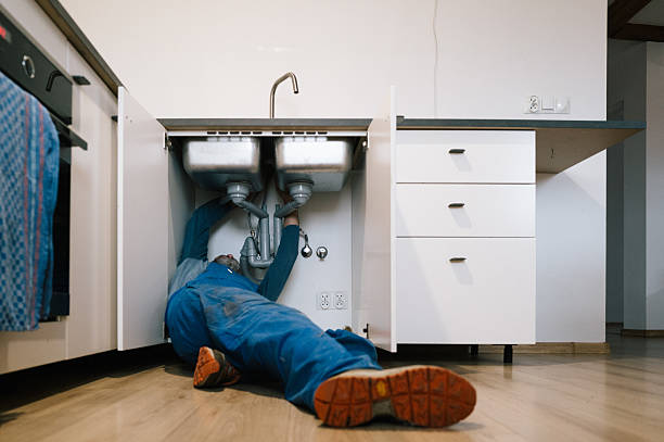Professional Drain Cleaning technician working in Kettleman City, CA